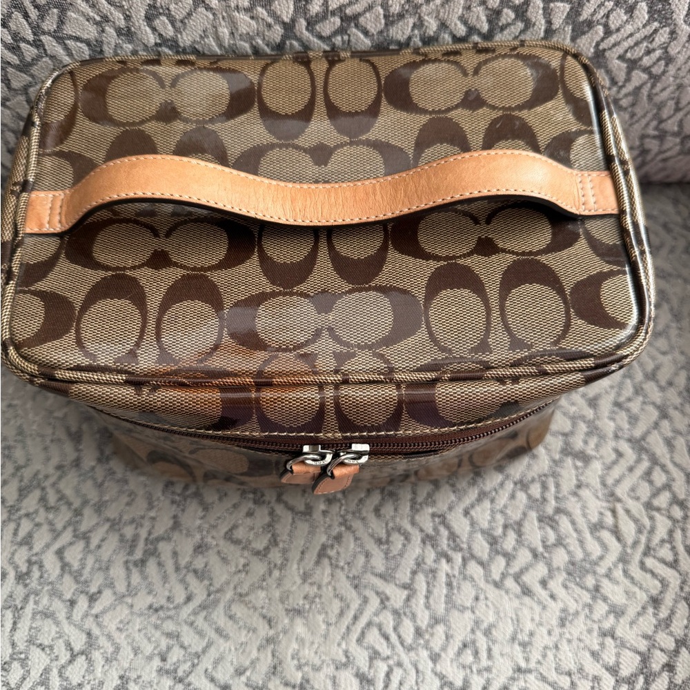 Coach Brown Signature Vanity Case - With COA - Picture 2 of 11